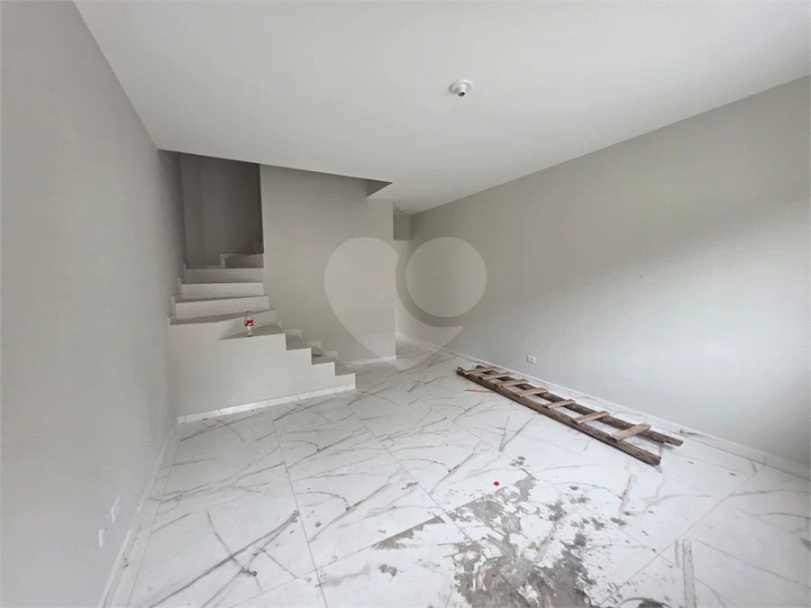 Sobrado à venda com 2 quartos, sendo 1 suíte, em Vila Clarice, São Paulo, SP
