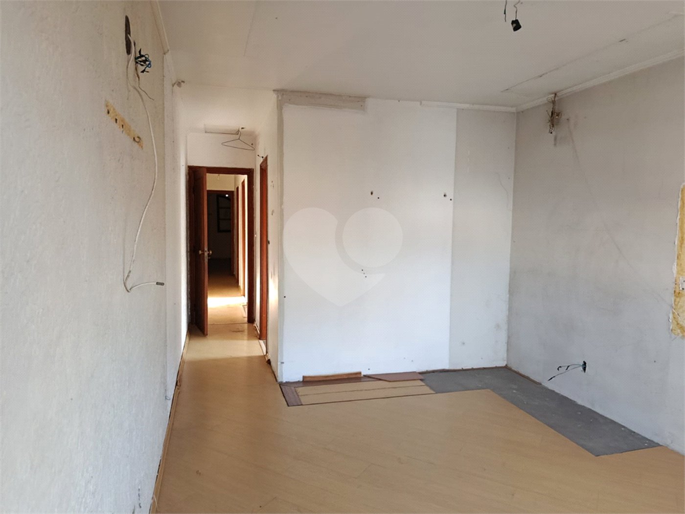 Sobrado à venda com 3 quartos, sendo 1 suíte,  em Vila Lucia, São Paulo, SP