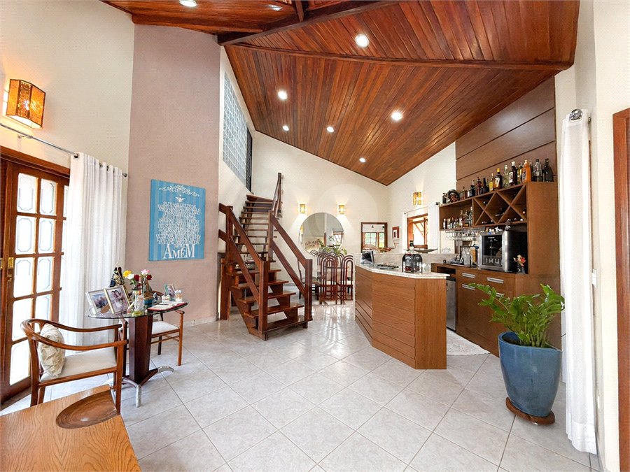 Casa à venda com 5 suítes no condomínio Parque Village Castelo, Itu - SP