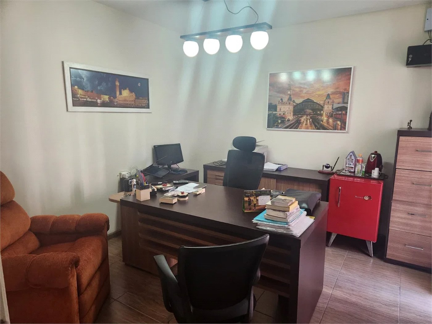 Sobrado à venda com 4 quartos, sendo 1 suíte, em Água Branca, São Paulo, SP