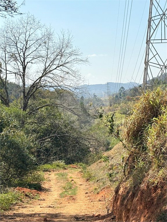Sítio à venda com 3 suítes em Bairro do Cambará, São Roque, SP