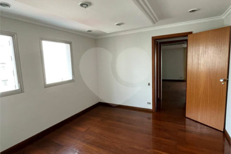 Apartamento à venda com 3 suítes em Aclimação, São Paulo, SP