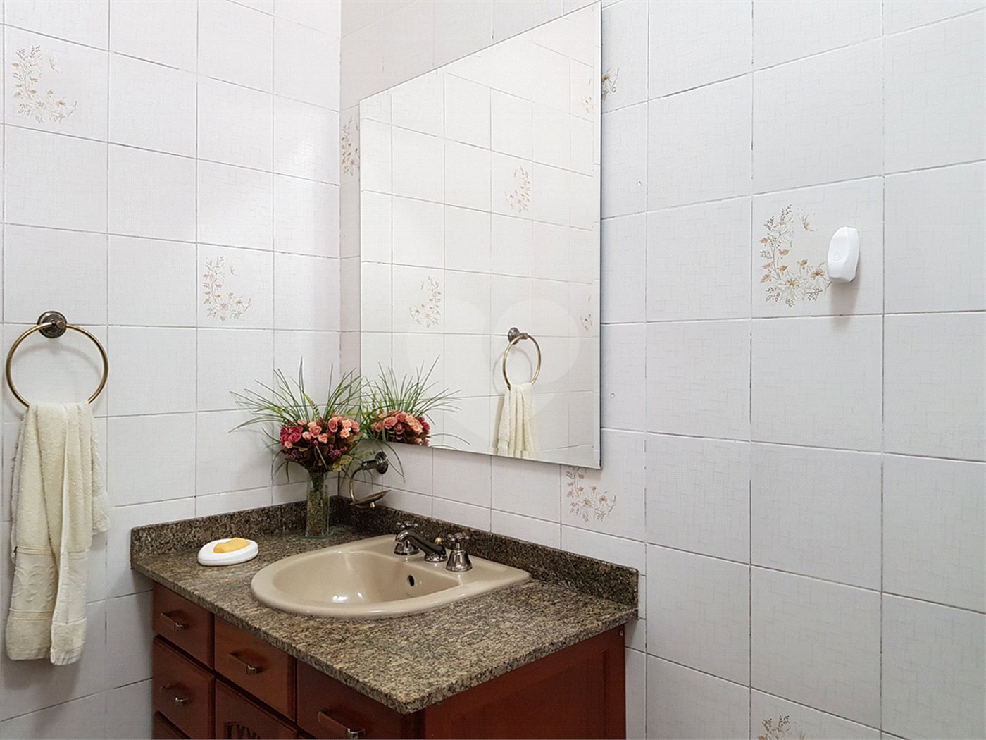 Casa à venda com 3 quartos, sendo 1 suíte, no condomínio City Campo Grande, São Paulo - SP