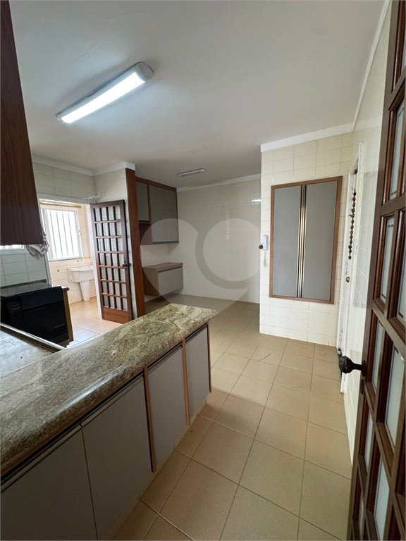 Casa à venda com 3 quartos, sendo 1 suíte,  no condomínio Edifício Crescencia Carolo Balbo, Ribeirão Preto - SP