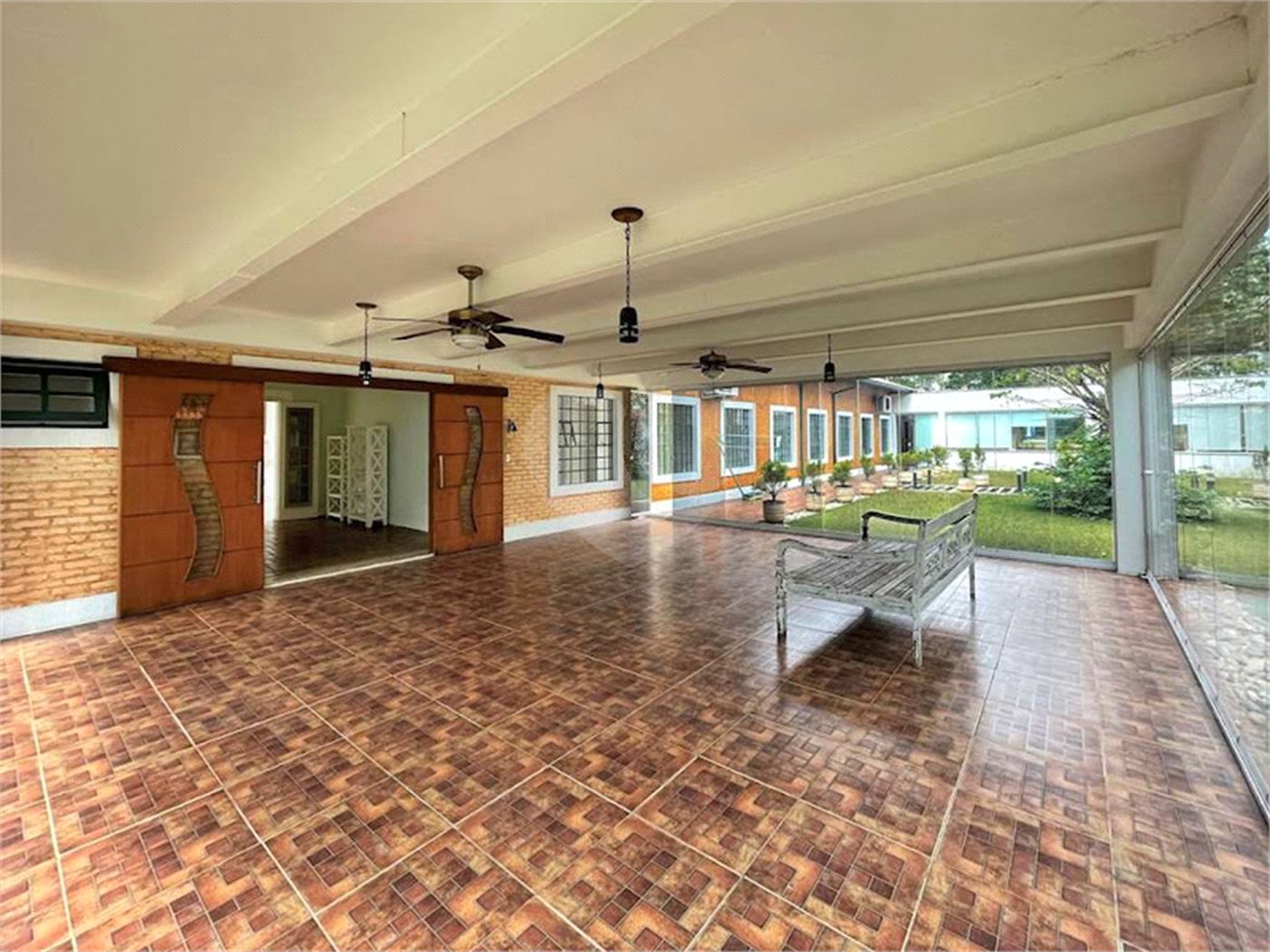 Casa à venda com 4 suítes no condomínio Miollo da Granja, Cotia - SP