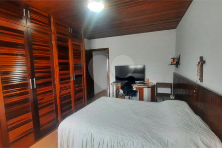 Casa à venda com 4 quartos, sendo 1 suíte,  em Vila Rosália, Guarulhos, SP