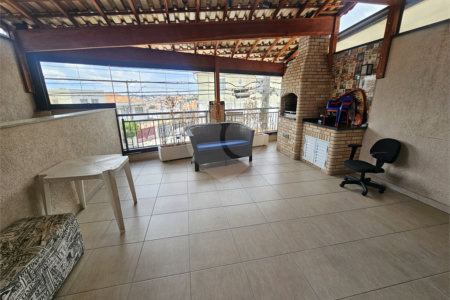 Sobrado à venda com 3 quartos, sendo 1 suíte,  em Vila Nivi, São Paulo, SP