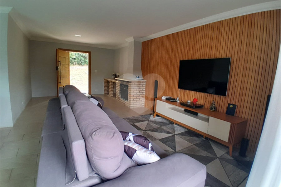 Casa Térrea à venda com 5 quartos, sendo 2 suítes,  em Roseira, Mairiporã, SP