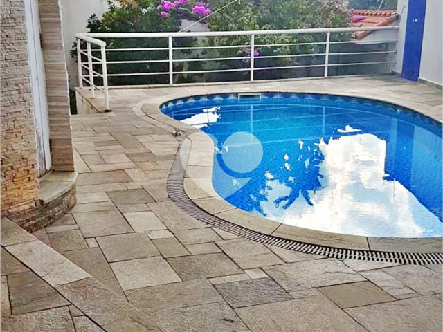 Sobrado à venda com 3 suítes em Jardim Virginia Bianca, São Paulo, SP