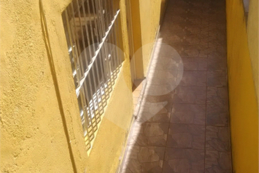 Sobrado à venda com 4 quartos, sendo 1 suíte, em Campo Limpo, São Paulo, SP
