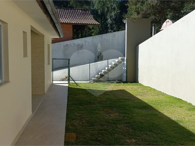 Casa à venda com 3 quartos, sendo 1 suíte,  no condomínio Sausalito, Mairiporã - SP