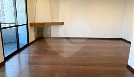 Apartamento à venda com 3 quartos, sendo 2 suítes,  em Moema, São Paulo, SP