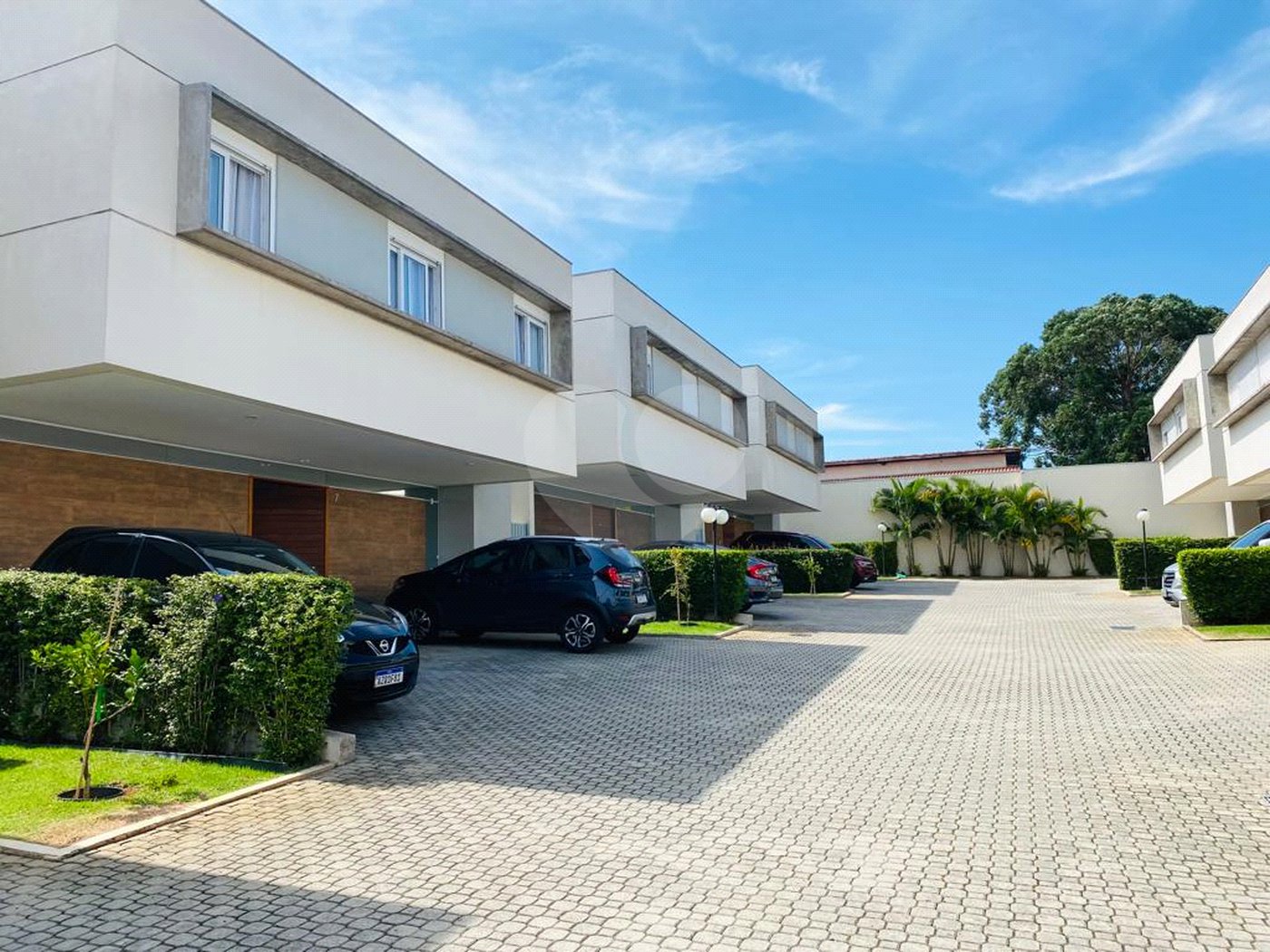 Casa à venda com 4 quartos, sendo 2 suítes, no condomínio Residencial Vila Lagos, São Paulo - SP