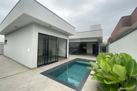 Casa à venda com 3 suítes no condomínio Portal dos Bandeirantes, Salto - SP