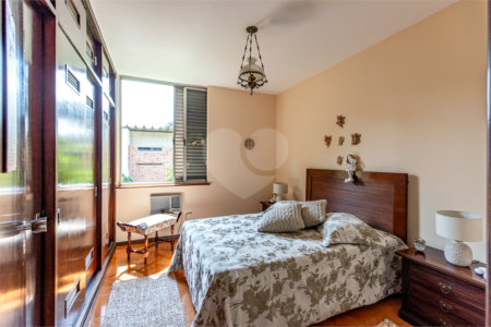 Casa de Vila à venda com 3 quartos, sendo 1 suíte, em Alto da Boa Vista, São Paulo, SP
