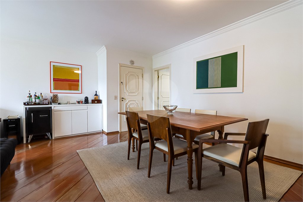 Apartamento à venda com 4 quartos, sendo 2 suítes, em Vila Morumbi, São Paulo, SP