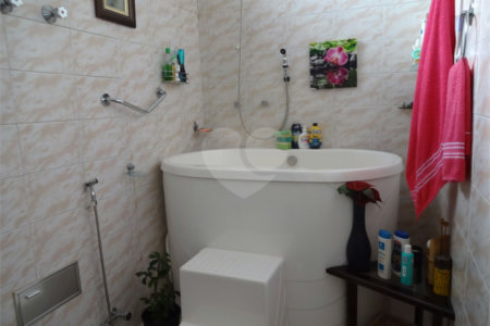 Casa à venda com 3 quartos, sendo 1 suíte, em Campo Belo, São Paulo, SP