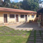 Casa à venda ou para alugar com 5 quartos, sendo 1 suíte, em Cumbari, Mairiporã, SP