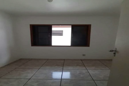 Casa à venda com 3 quartos, sendo 1 suíte, em Rio Pequeno, São Paulo, SP