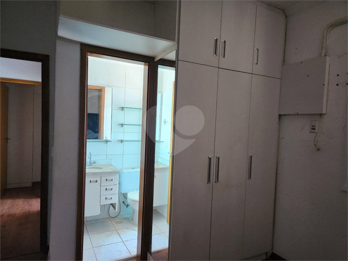 Apartamento à venda com 3 quartos, sendo 1 suíte, em Jardim dos Manacás, Araraquara, SP