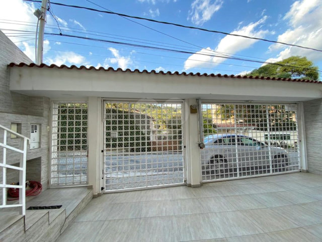 Sobrado à venda com 3 quartos, sendo 1 suíte,  em Horto Florestal, São Paulo, SP