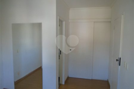 Apartamento à venda com 3 quartos, sendo 1 suíte, em Vila Oliveira, Mogi das Cruzes, SP