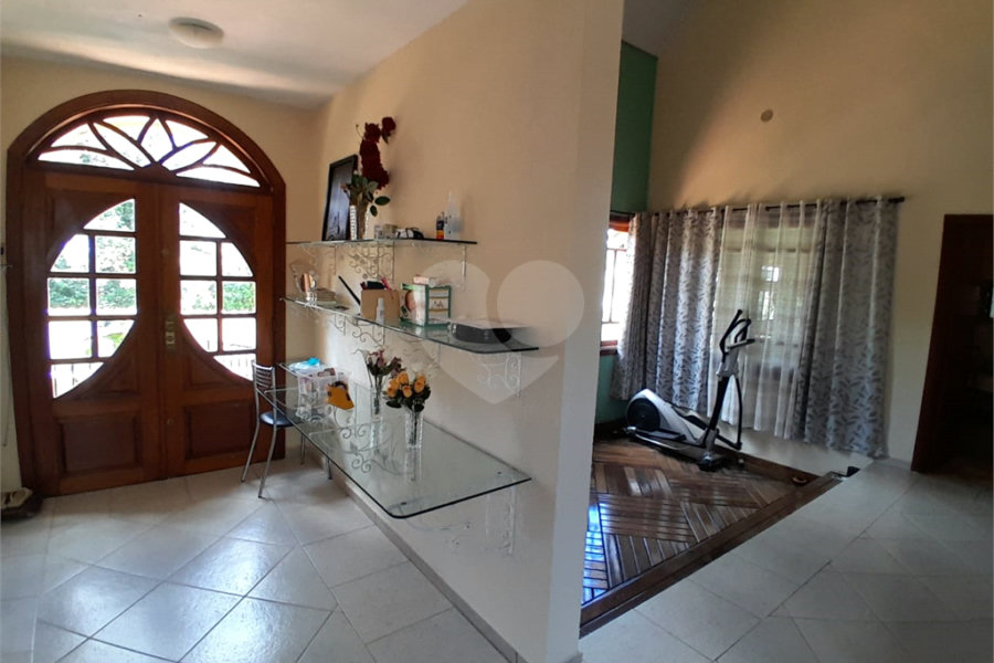 Casa à venda com 3 quartos, sendo 2 suítes,  no condomínio Alpes da Cantareira, Mairiporã - SP
