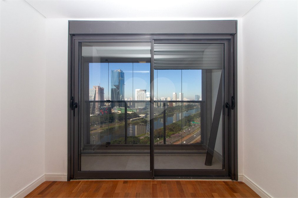 Apartamento à venda ou para alugar com 3 suítes em Jardim Morumbi, São Paulo, SP