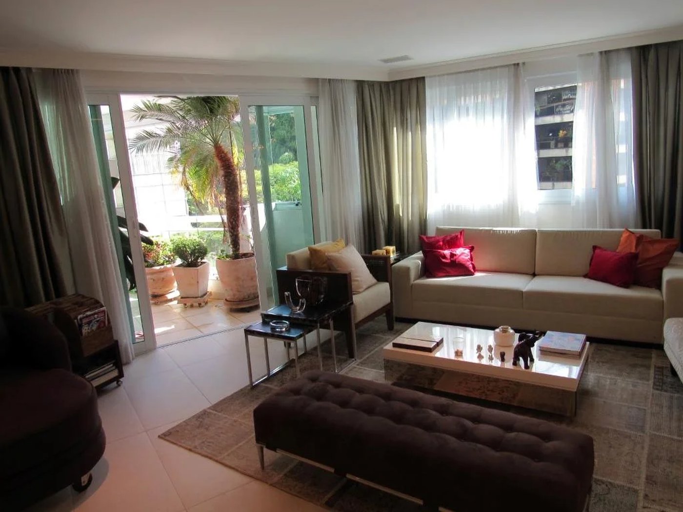 Apartamento à venda com 3 suítes em Real Parque, São Paulo, SP
