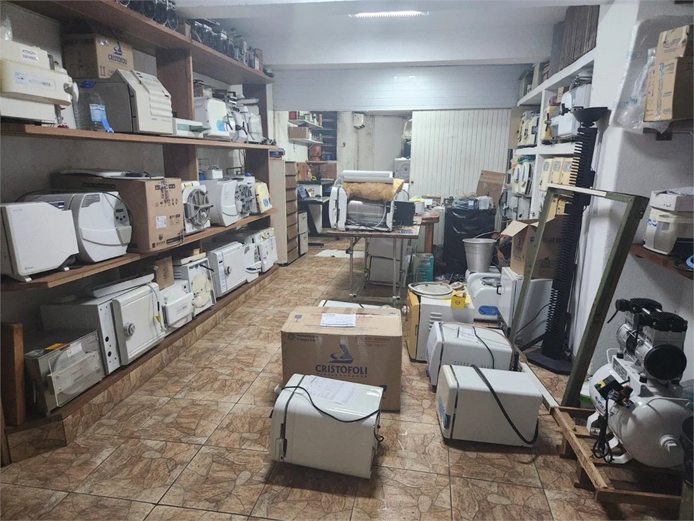 Sobrado à venda com 4 quartos, sendo 1 suíte, em Água Branca, São Paulo, SP