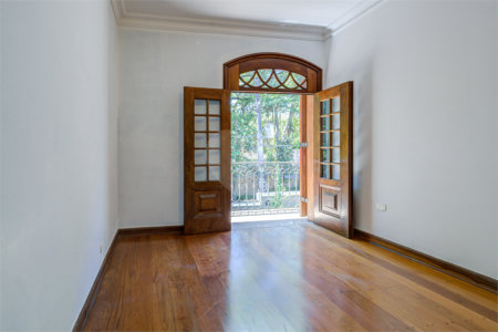 Casa à venda com 5 quartos, sendo 3 suítes, em Alto da Boa Vista, São Paulo, SP