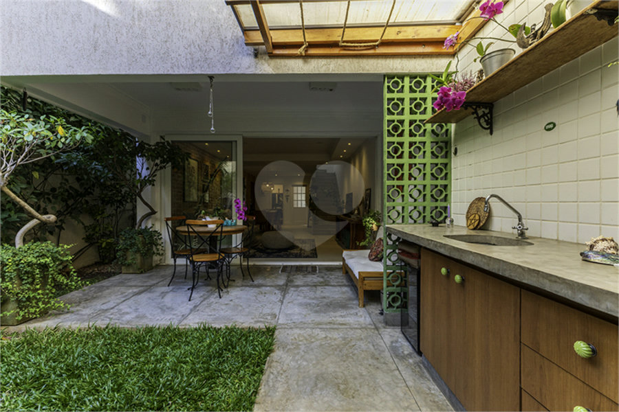 Sobrado à venda com 3 quartos, sendo 1 suíte, em Vila Ipojuca, São Paulo, SP