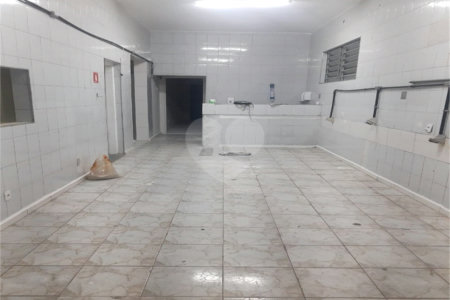 Casa com salão para Venda no Jardim Umarizal.
