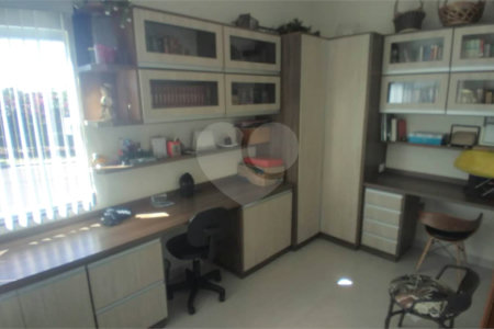 Casa à venda com 3 suítes no condomínio Damha III, São Carlos - SP