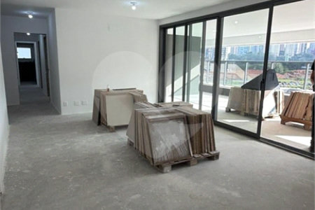 Apartamento à venda com 4 suítes em Vila Cordeiro, São Paulo, SP