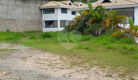 Casa à venda com 4 suítes no condomínio Suíça da Cantareira, Mairiporã - SP