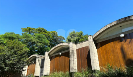 Casa à venda com 5 quartos, sendo 3 suítes,  em Morumbi, São Paulo, SP