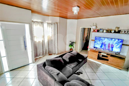 Casa à venda com 3 quartos, sendo 1 suíte, em Tupy, Itapetininga, SP