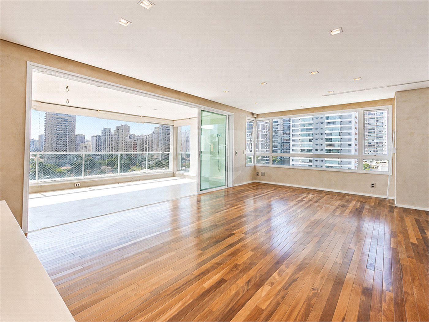 Apartamento à venda com 4 suítes em Cidade Monções, São Paulo, SP