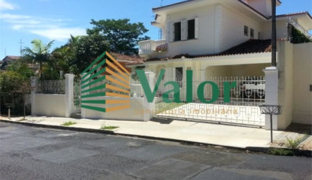 Casa à venda com 4 quartos, sendo 3 suítes,  em Jardim Macarengo, São Carlos, SP