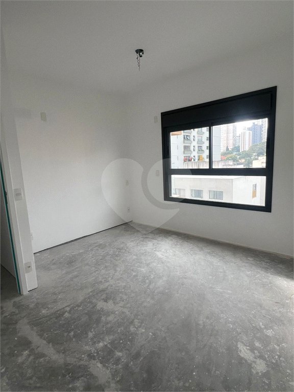 Charme, conforto e vista livre na Vila Clementino – 98 m² com pé-direito duplo!