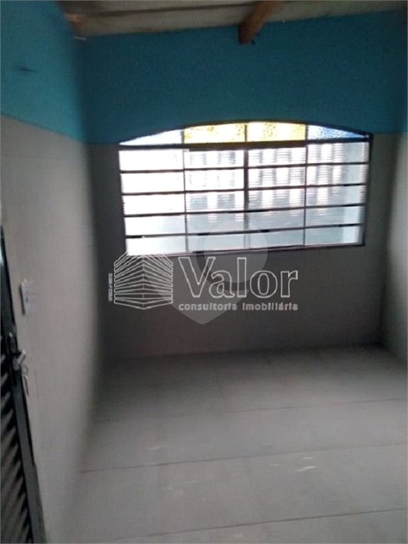 Ótimo salão comercial com uma casa no andar superior