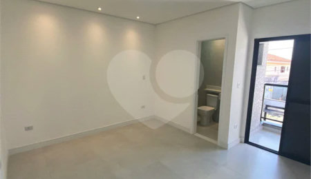 Sobrado à venda com 3 quartos, sendo 1 suíte,  em Vila Lucia, São Paulo, SP