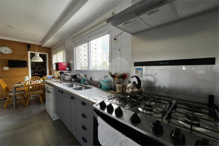 Apartamento para alugar com 3 suítes em Vila Romana, São Paulo, SP