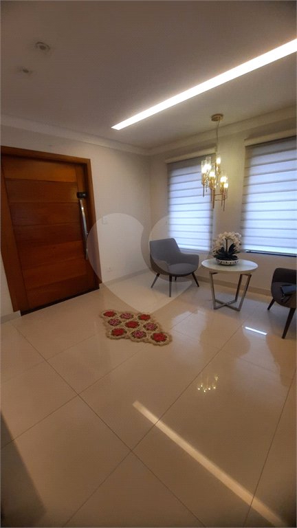 Casa à venda com 3 quartos, sendo 2 suítes,  em Vila Galvão, Guarulhos, SP