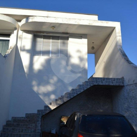 Sobrado à venda com 2 quartos em Vila Nivi, São Paulo, SP
