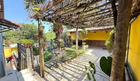 Casa à venda com 5 quartos, sendo 1 suíte,  em Guaratiba, Rio de Janeiro, RJ