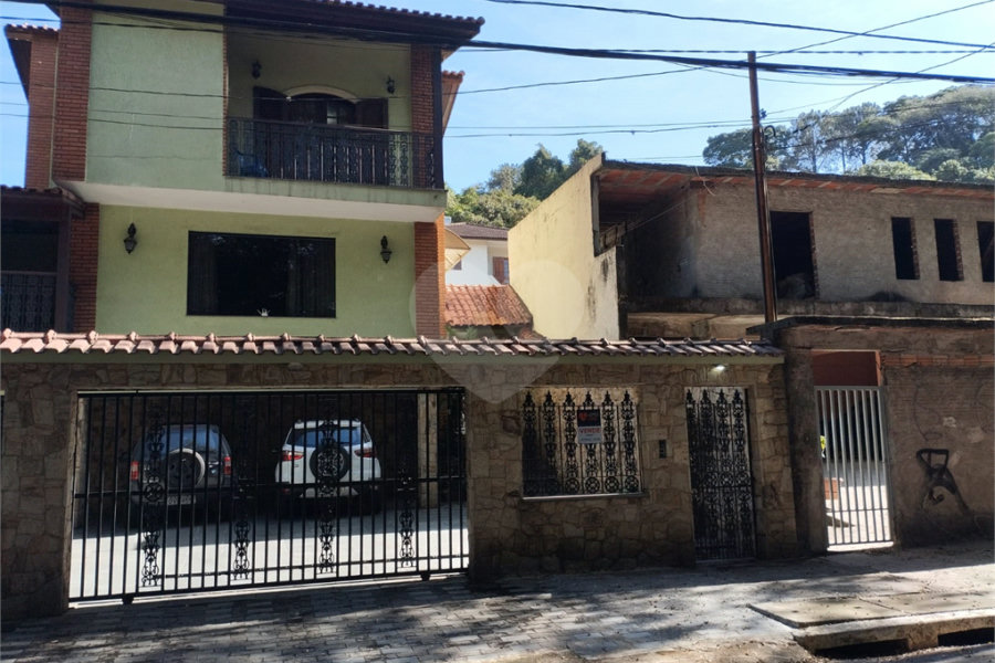 Sobrado à venda com 4 quartos, sendo 1 suíte, em Tremembé, São Paulo, SP