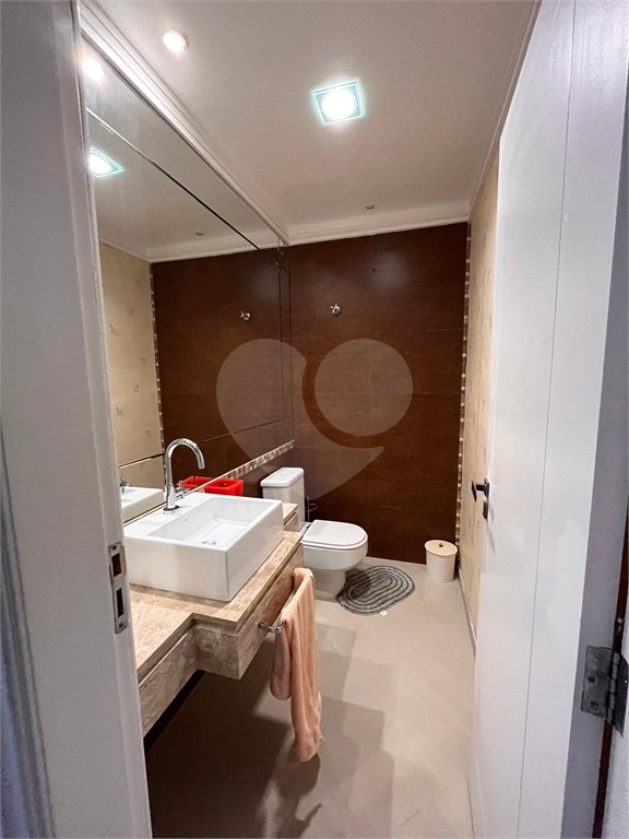 Casa à venda com 5 quartos, sendo 4 suítes,  no condomínio Terras de Santa Clara, Jacareí - SP