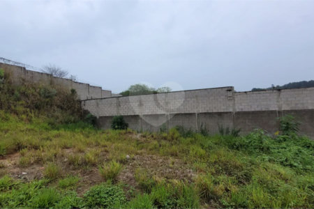 Terreno / Lote a Venda no Residencial Parque dos Pinheiros em Vinhedo/SP